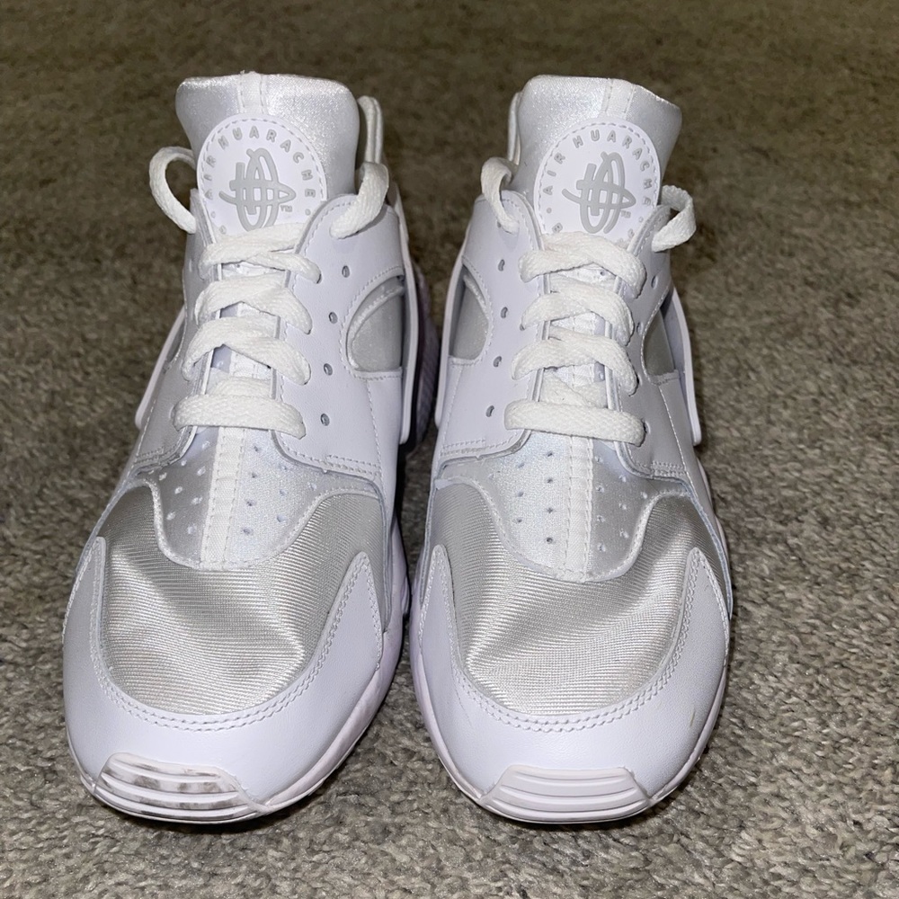 SOLD❗️Nike white huarache sneakers 🤍 - Picture 5 of 6